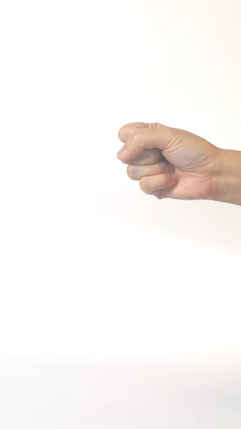 Kobieta Ręka Pokazać Kamień Papier Nożyczki Gry Biały Tło — Wideo stockowe