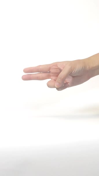 Kvinnans Händer Med Gest Att Skära Sax Gestural Kommunikation Koncept — Stockvideo
