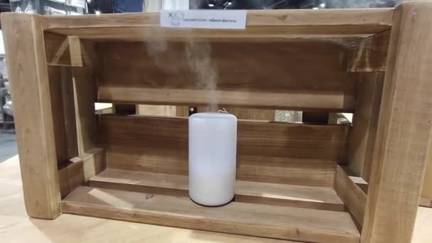 Primo Piano Del Diffusore Olio Aromatico Sul Tavolo Casa Vapore — Video Stock