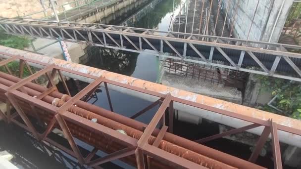 Förorenat Svart Smutsigt Avloppsvatten Kanal Staden Bangkok — Stockvideo