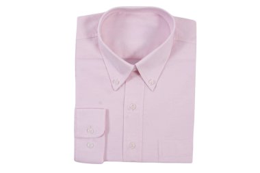Beyaz arkaplanda sade pembe erkek gömleği.