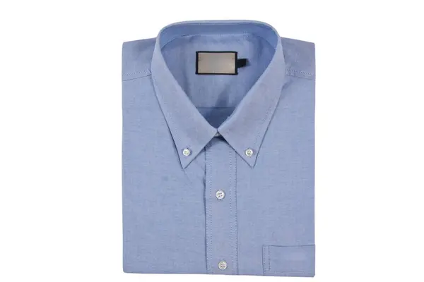 男士经典蓝色折叠的棉衬衫 长或短的袖子和孤立的白色背景上的蓝色空白标签 — 图库照片