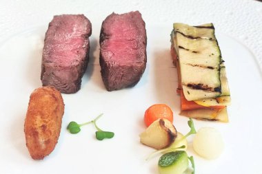 Izgara biftek fileminyon tabağı.