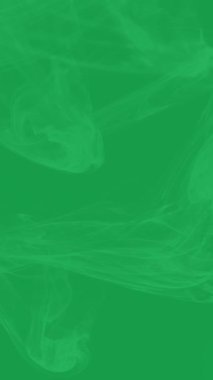 Yeşil ekranda yumuşak, dumanlı bir buharın yüksek kaliteli videosu.