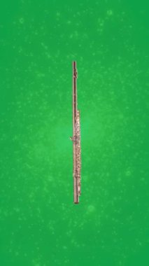 Krom Anahtarda Flüt Enstrümanı Performansı