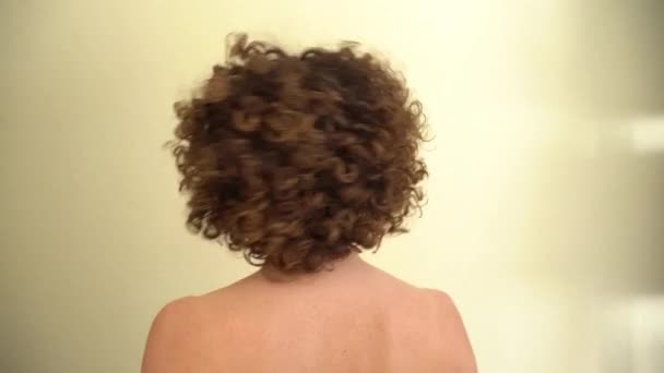 Rear View Woman Model Curly Afro Hair Looking Camera While — Stock Video