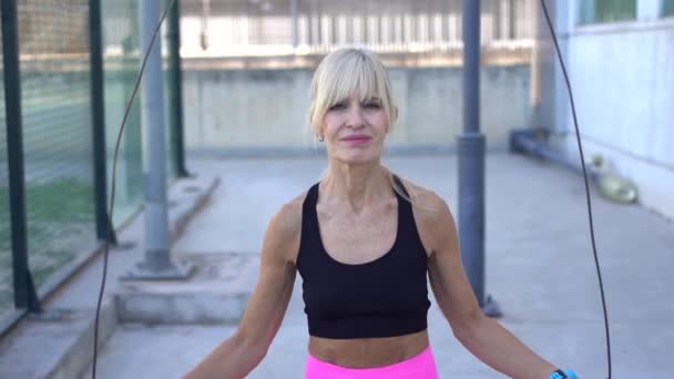 Mouvement Lent Femme Attirante Mature Vêtements Sport Exercice Avec Corde — Video