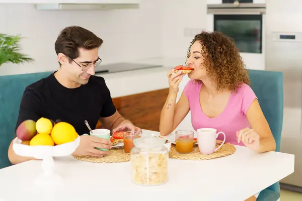 Adult Couple Casual Clothes Looking While Sitting Dining Table Cups — Stock Photo, Image