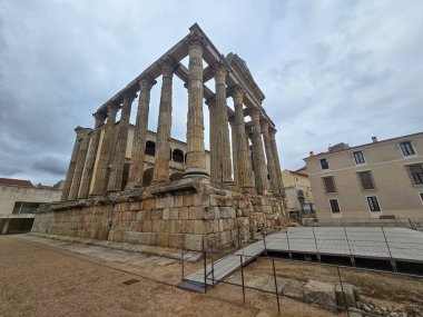 Diana Tapınağı. Roma İmparatorluğu 'na karşılık gelen antik tapınak Merida, Badajoz, Extremadura, İspanya.