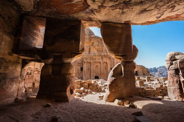 Túmulo Soldado Romano Visto Triclínio Colorido Petra Jordânia — Fotografia de Stock