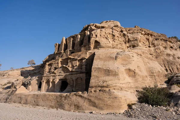 Τάφος Οβελίσκου Τάφος Μαυσωλείο Βράχου Ναβαταίου Στην Πέτρα Της Ιορδανίας — Φωτογραφία Αρχείου