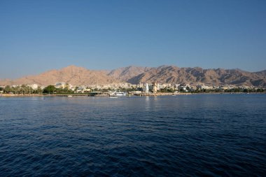 Akabe, Ürdün - 30 Ekim 2022: Kızıldeniz kıyısında bir Costal Şehri olan Akabe Şehri