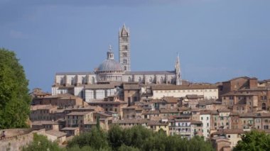 Duomo veya Cattedrale Metropolitana di Santa Maria Assunta Katedrali ve Tower ile Siena City