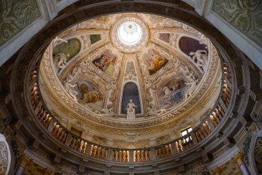 Vicenza, İtalya - 13 Ağustos 2022: Villa La Rotonda veya Almerico Capra Valmarana Andrea Palladio Interior Cupola tarafından Allessandro Maganza tarafından Frescoes ile tasarlanmıştır..