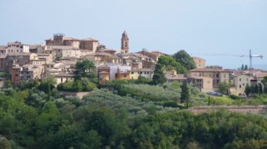 Siena, Toskana, İtalya Yazın Toskana Tuğla Evleriyle Şehir