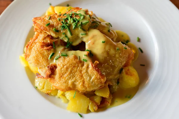 stock image Hamburger Pannfisch, a Traditional Dish from Hamburg with Fried Fish, Roast Potatoes and a Mustard Sauce