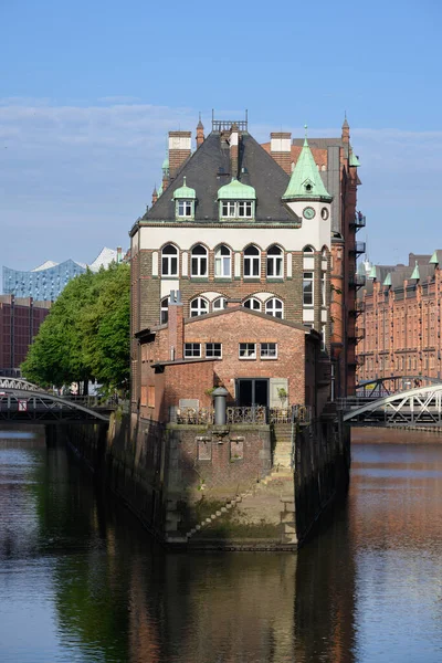 Hamburg Germany June 2023 Wasserschloss Wasserschloesschen Brick Building Attraction Speicherstadt — Stock Photo, Image