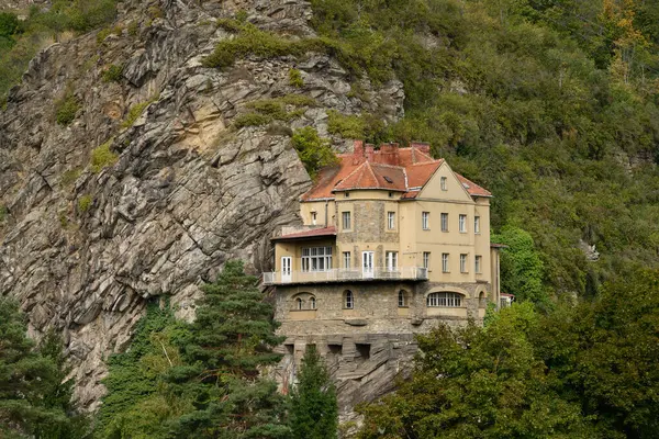 Znojmo, Moravya, Çek Cumhuriyeti 'ndeki Kaya Bahçeli Villa Krammer veya Krammerova Vila