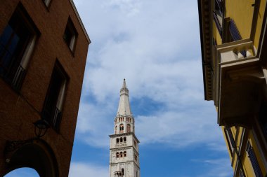 Modena Katedrali 'nin Torre della Ghirlandina Kalesi