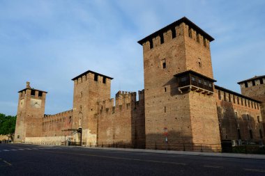 İtalya 'nın Verona şehrindeki Castelvecchio Eski Kalesi veya Scaliger Kalesi