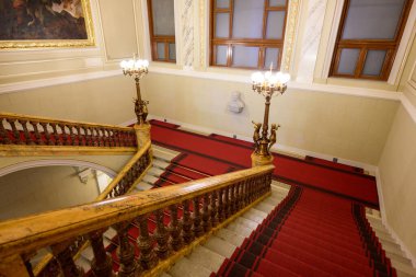Karlovy Vary, Bohemya, Çek Cumhuriyeti - 13 Ağustos 2025: Cisarske Lazne İmparatorluk Banyo Merdiveni.