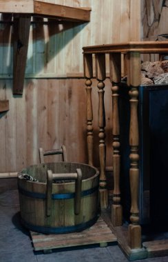 Sauna aksesuarları, sauna süpürgesi, geleneksel sauna, sıcak meşe süpürgeli buhar banyosu..