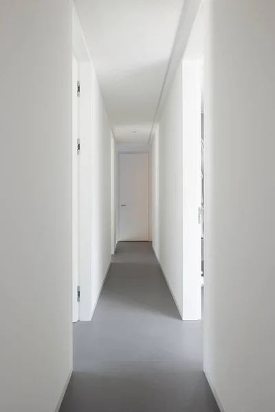 Front View Hallway White Walls Open Doors Sides Which Sunlight — Stock Photo, Image