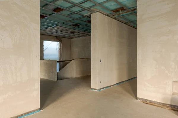 Entrance Hall Empty Staircase Newly Renovated Walls Still Raw Windows — Stock fotografie