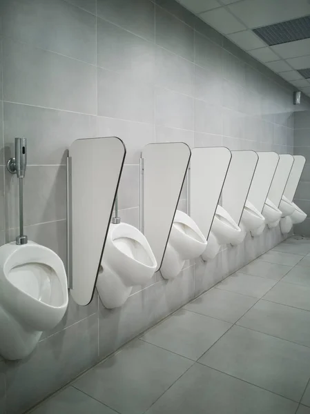 Long Line Male Pissers One Uses Them New Modern Space — Stock Photo, Image