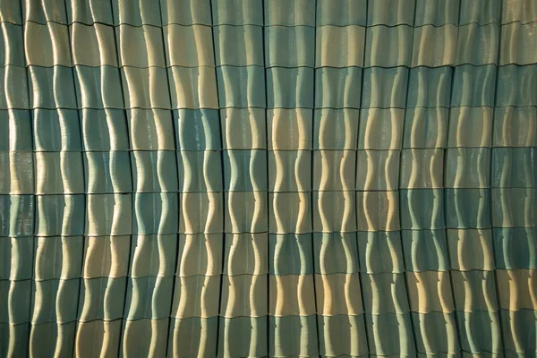 Softly Coloured Irregularly Undulating Tile Wall Light Reflecting Comes Side — Stock Photo, Image