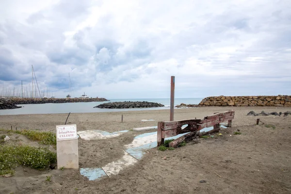 Praia Livre Costa Romana Itália Fundo Porto Com Todos Barcos — Fotografia de Stock