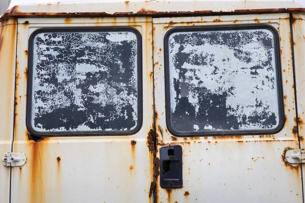 Detail Rear Window Abandoned Old White Van Lot Rust Windows — Stock Photo, Image