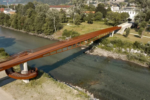 Pont Piéton Vélo Rouillé Moderne Avec Rivière Tessin Coulant Dessous — Photo