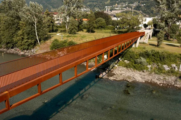 Pont Piéton Vélo Rouillé Moderne Avec Rivière Tessin Coulant Dessous — Photo