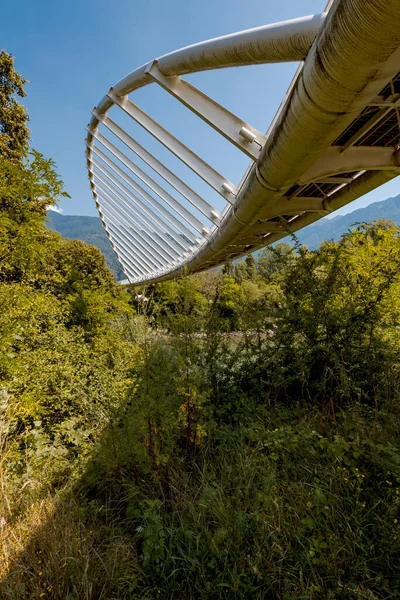 Αφηρημένο Όραμα Ελβετικής Γέφυρας Ηλιόλουστη Μέρα Από Κάτω — Φωτογραφία Αρχείου