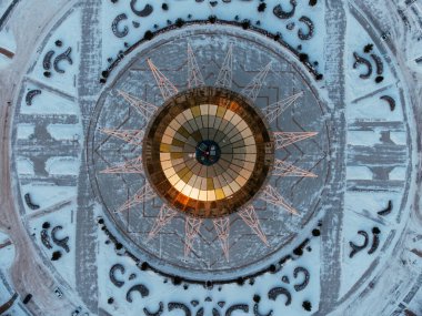 Hava aracı görüntüsü Nur-Sultan, Kazakistan Kazakistan şehir merkezi gökdelenler ve Baiterek Kulesi.