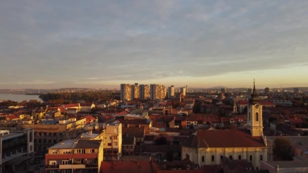 Drone Start Bij Zonsondergang Boven Het District Zemun Belgrado Servië — Stockvideo