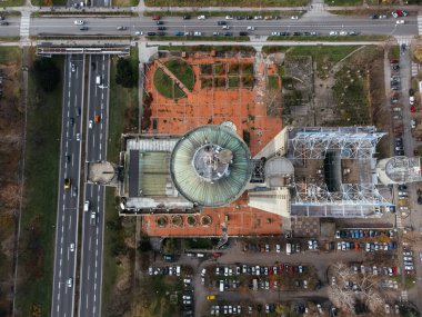 Sırbistan 'ın Yeni Belgrad bölgesindeki Genex kulesinin insansız hava aracı görüntüsü. Avrupa.