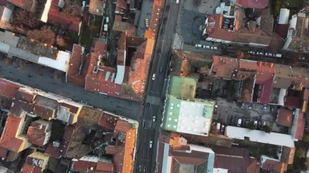 黄昏时分在塞尔维亚贝尔格莱德Zemum区上空的无人机飞行 — 图库视频影像