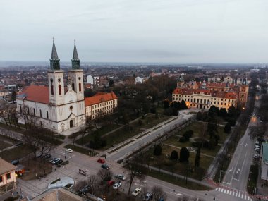 Sombor kasabası, meydan ve mimari, Sırbistan ve Avrupa Voyvodina bölgesinin insansız hava aracı görüntüsü