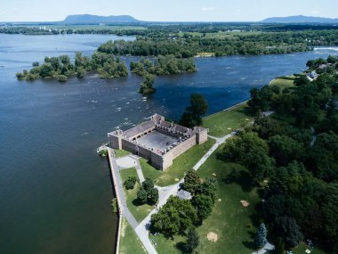 Fort Chambly 'nin İHA görüntüsü.