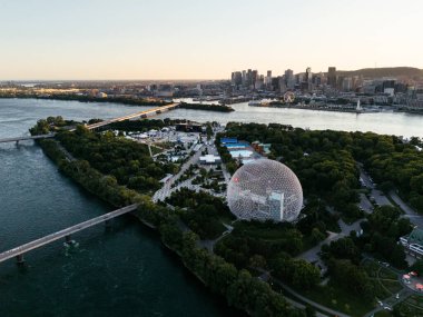 Montreal Biyosfer 'in Montreal, Quebec, Kanada' daki Park Jean-Drapeau 'daki insansız hava aracı görüntüsü