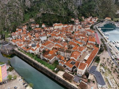 Eski Kotor kasabası ve Kotor körfezi, Karadağ, Avrupa 'nın hava manzarası