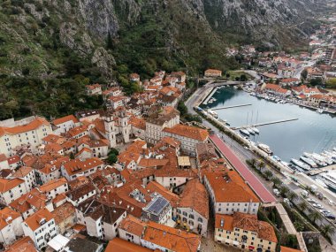 Eski Kotor kasabası ve Kotor körfezi, Karadağ, Avrupa 'nın hava manzarası