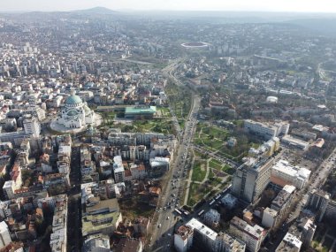 Saint Sava 'nın havadan görünüşü: Dünyanın en büyük ortodoks katedrali. Belgrad, Sırbistan ve Avrupa