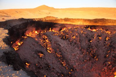 Darvaza Gaz Krateri, Karakum Çölü, Türkmenistan.