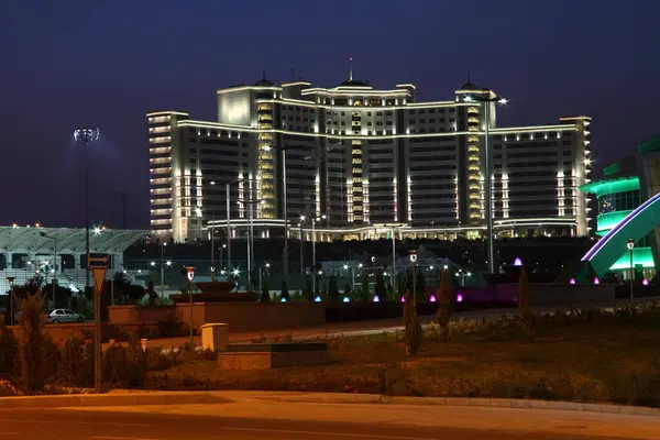 2 Eylül 2023. Ashgabat, Türkmenistan 'daki hükümet binaları.