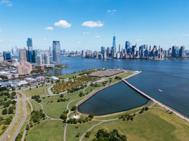 Jersey Özgürlük Parkı 'ndan Manhattan şehir manzarası