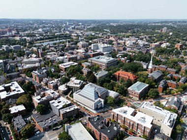 20 Eylül 2024. HILT konferansı. Harvard Yard, Cambridge, Massachusetts, ABD üzerindeki İHA uçuşu