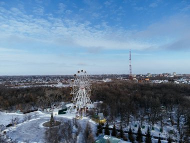 Uralsk şehir merkezinin havadan görünüşü, Central Park, şehir merkezi, Kazakistan.
